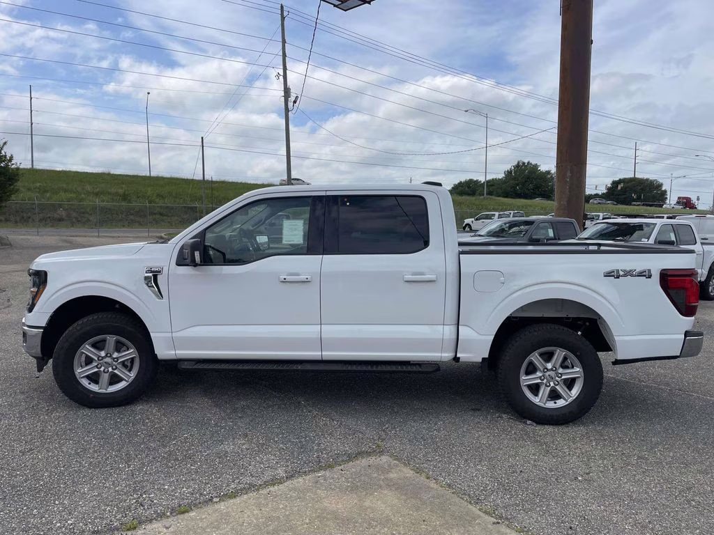 2026 Oxford White Ford F-150 XLT 4X4 Truck