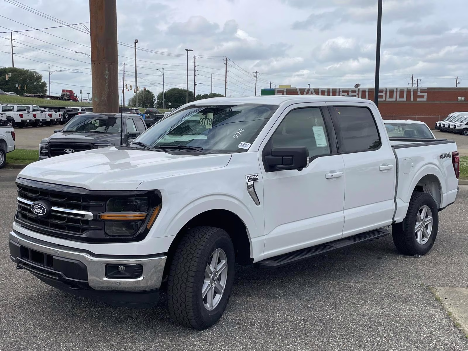 2026 Oxford White Ford F-150 XLT 4X4 Truck