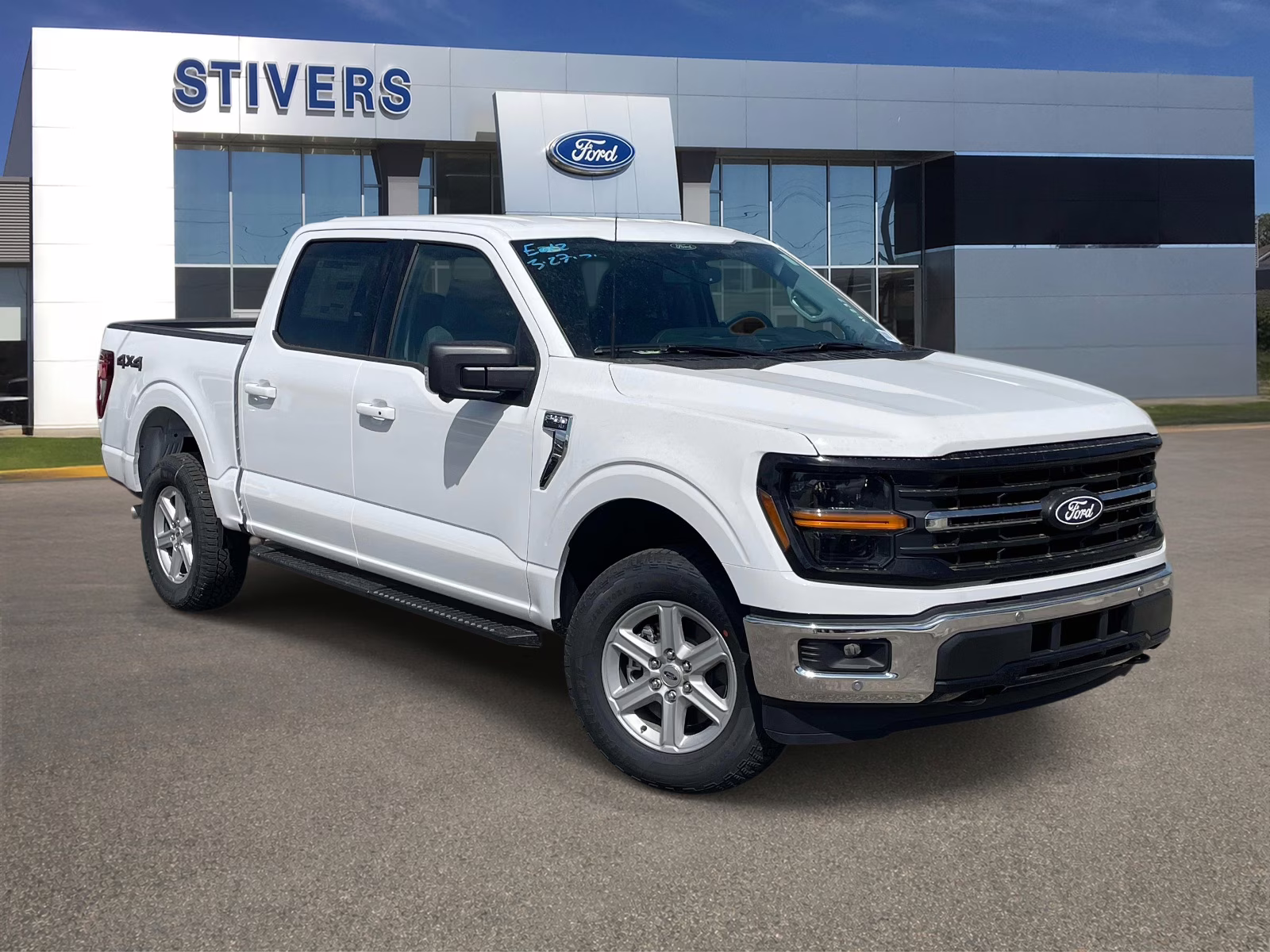 2026 Oxford White Ford F-150 XLT 4X4 Truck