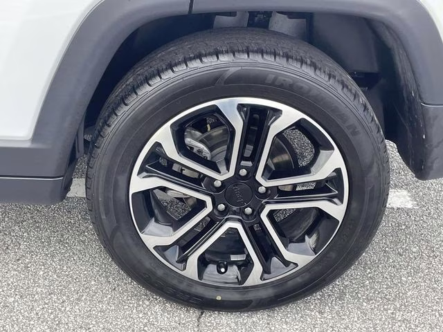 2024 Bright White Clearcoat Jeep Compass Limited 4X4 SUV