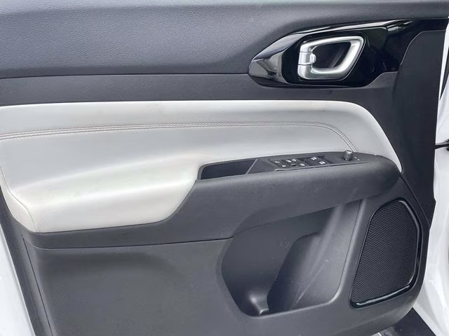 2024 Bright White Clearcoat Jeep Compass Limited 4X4 SUV