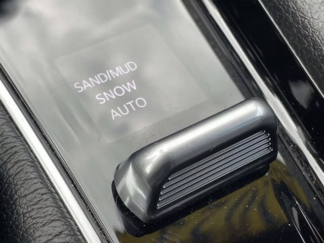 2024 Bright White Clearcoat Jeep Compass Limited 4X4 SUV