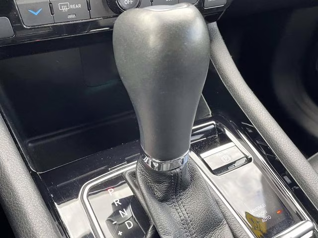 2024 Bright White Clearcoat Jeep Compass Limited 4X4 SUV