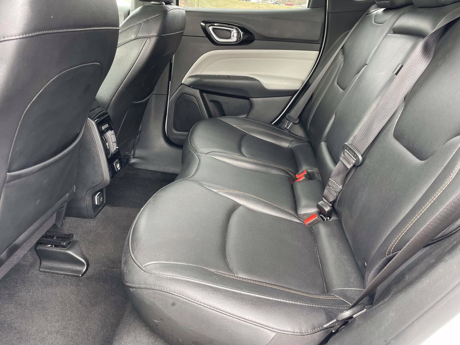 2024 Bright White Clearcoat Jeep Compass Limited 4X4 SUV