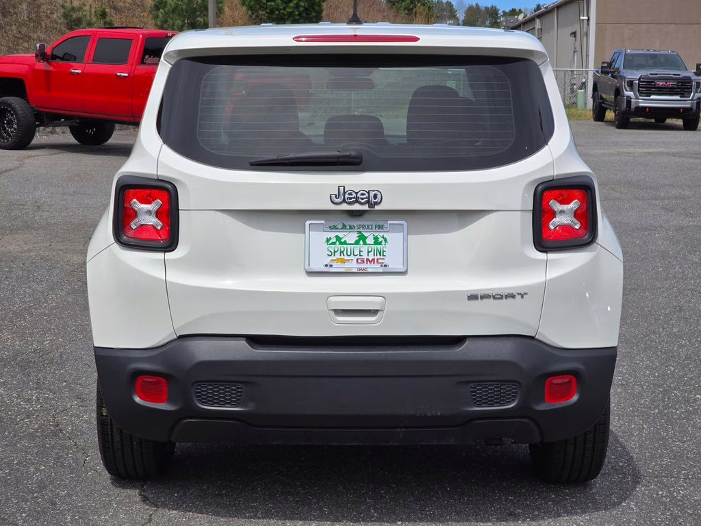 2019 Alpine White Clearcoat Jeep Renegade Sport FWD SUV