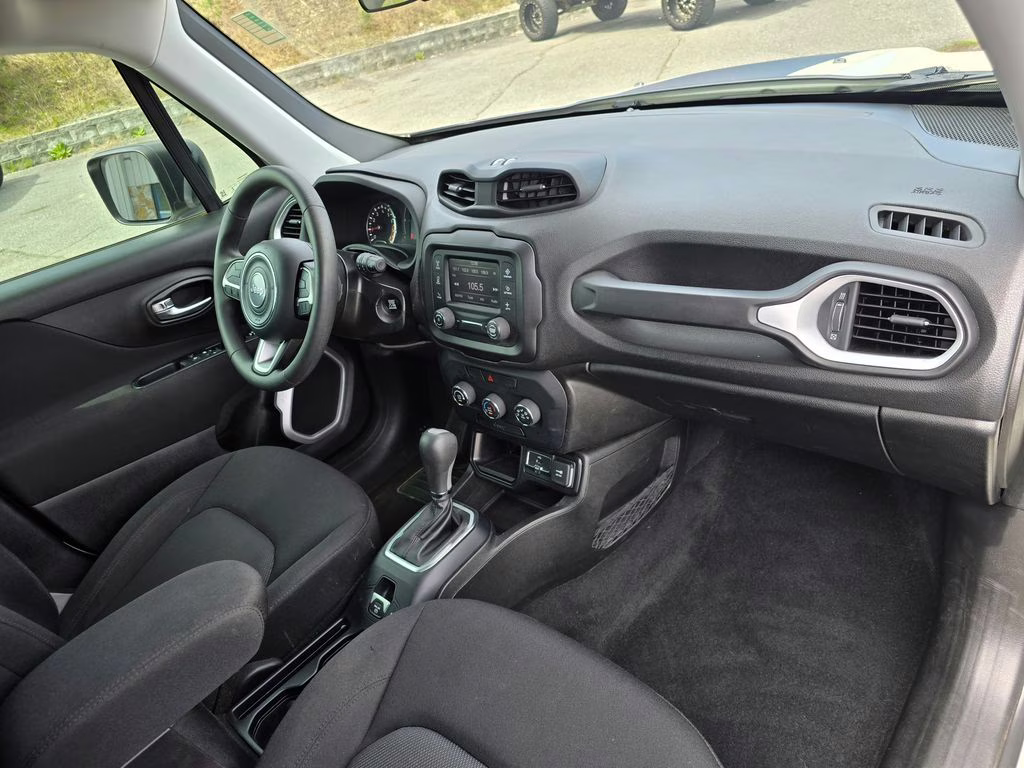 2019 Alpine White Clearcoat Jeep Renegade Sport FWD SUV