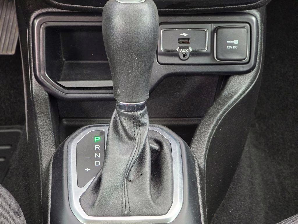 2019 Alpine White Clearcoat Jeep Renegade Sport FWD SUV