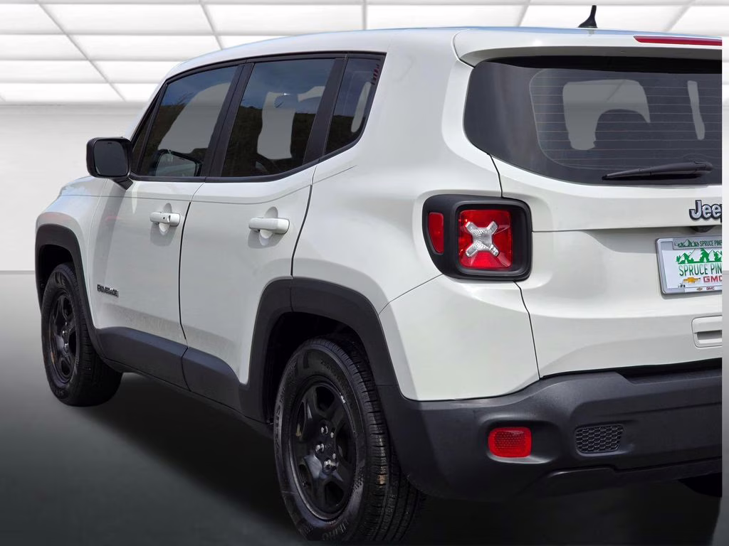 2019 Alpine White Clearcoat Jeep Renegade Sport FWD SUV