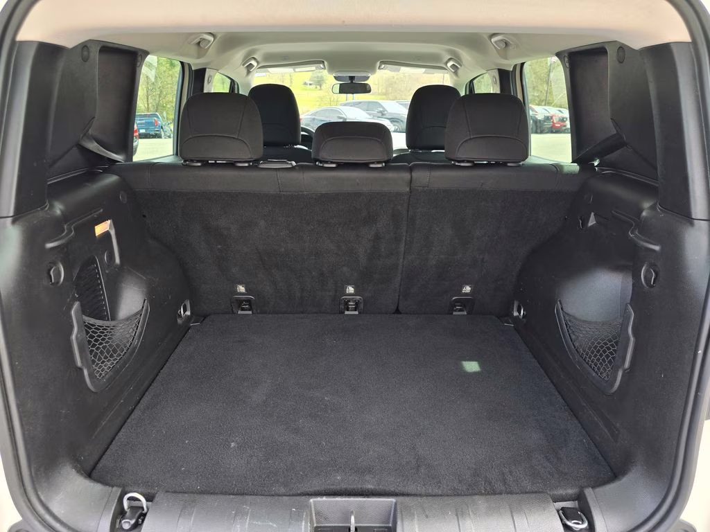 2019 Alpine White Clearcoat Jeep Renegade Sport FWD SUV