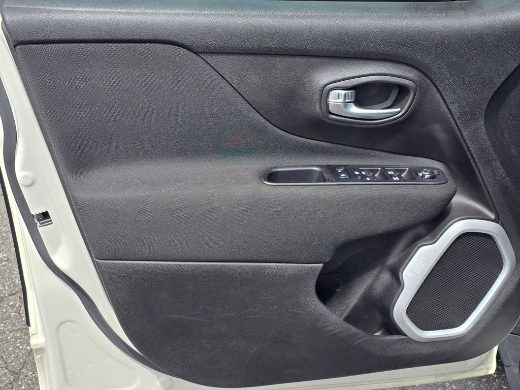 2019 Alpine White Clearcoat Jeep Renegade Sport FWD SUV