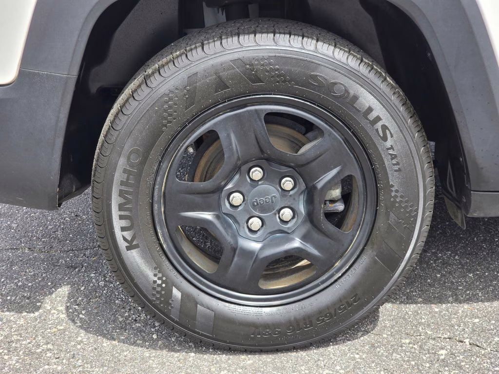 2019 Alpine White Clearcoat Jeep Renegade Sport FWD SUV