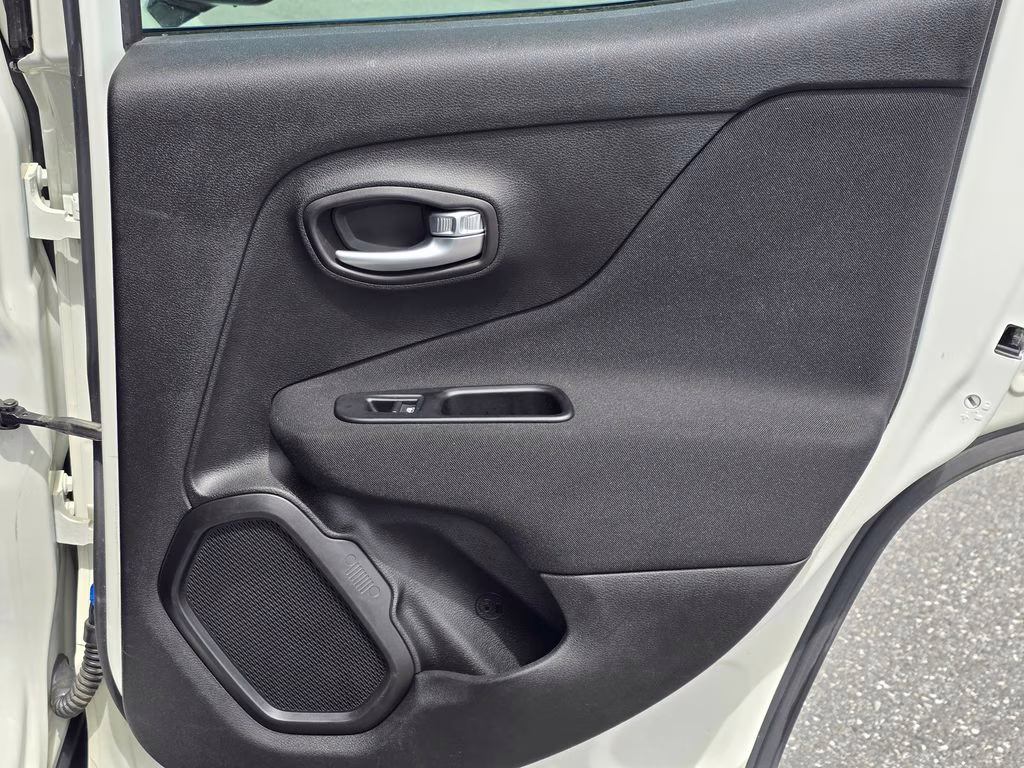 2019 Alpine White Clearcoat Jeep Renegade Sport FWD SUV