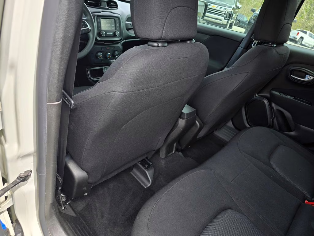 2019 Alpine White Clearcoat Jeep Renegade Sport FWD SUV