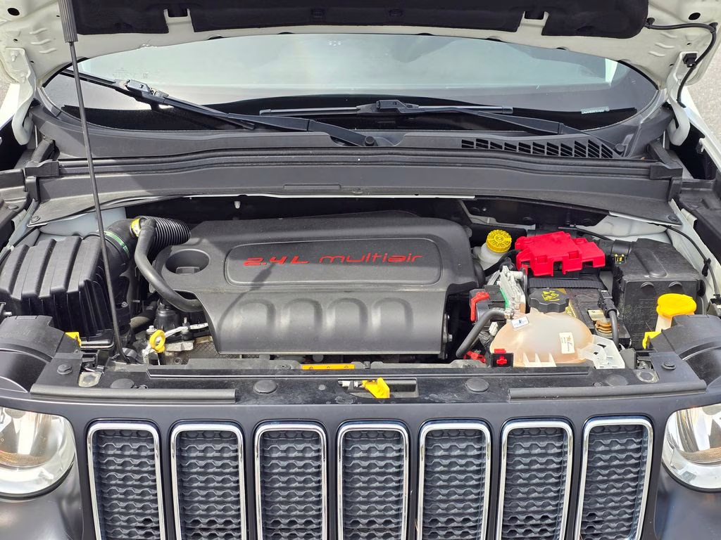 2019 Alpine White Clearcoat Jeep Renegade Sport FWD SUV