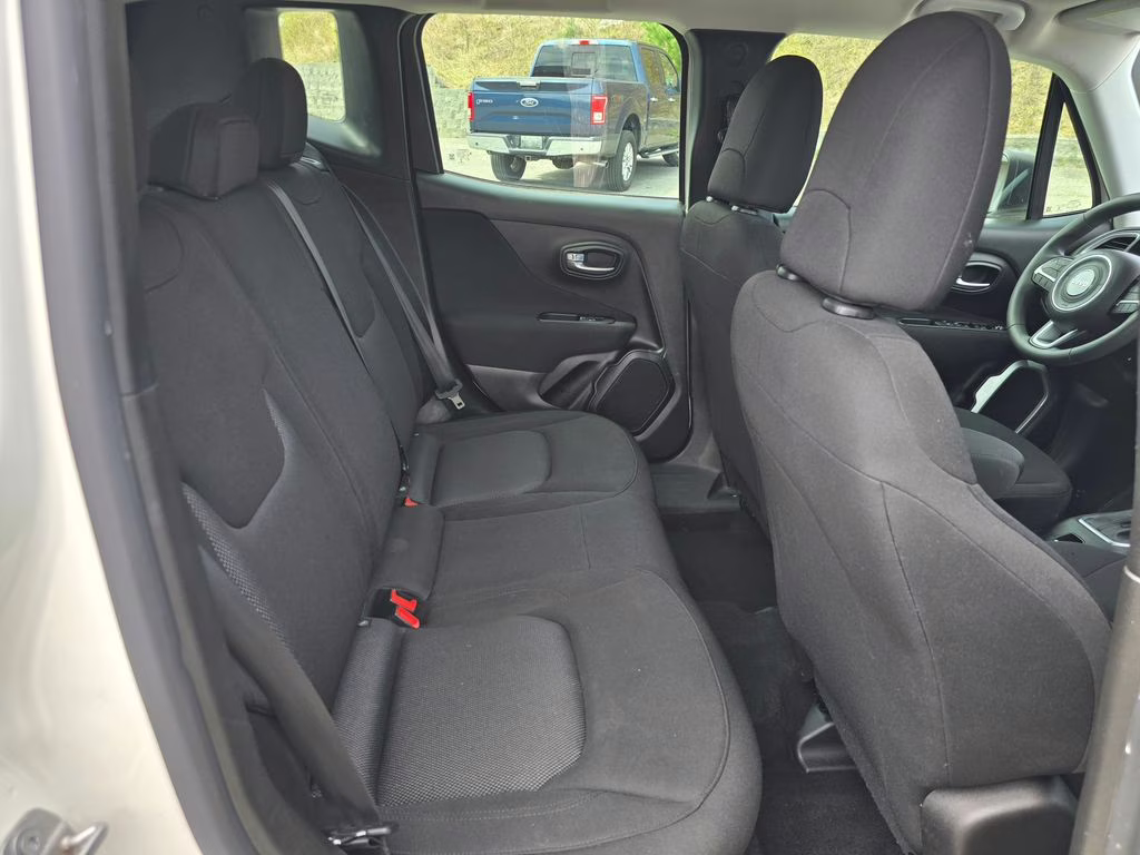 2019 Alpine White Clearcoat Jeep Renegade Sport FWD SUV