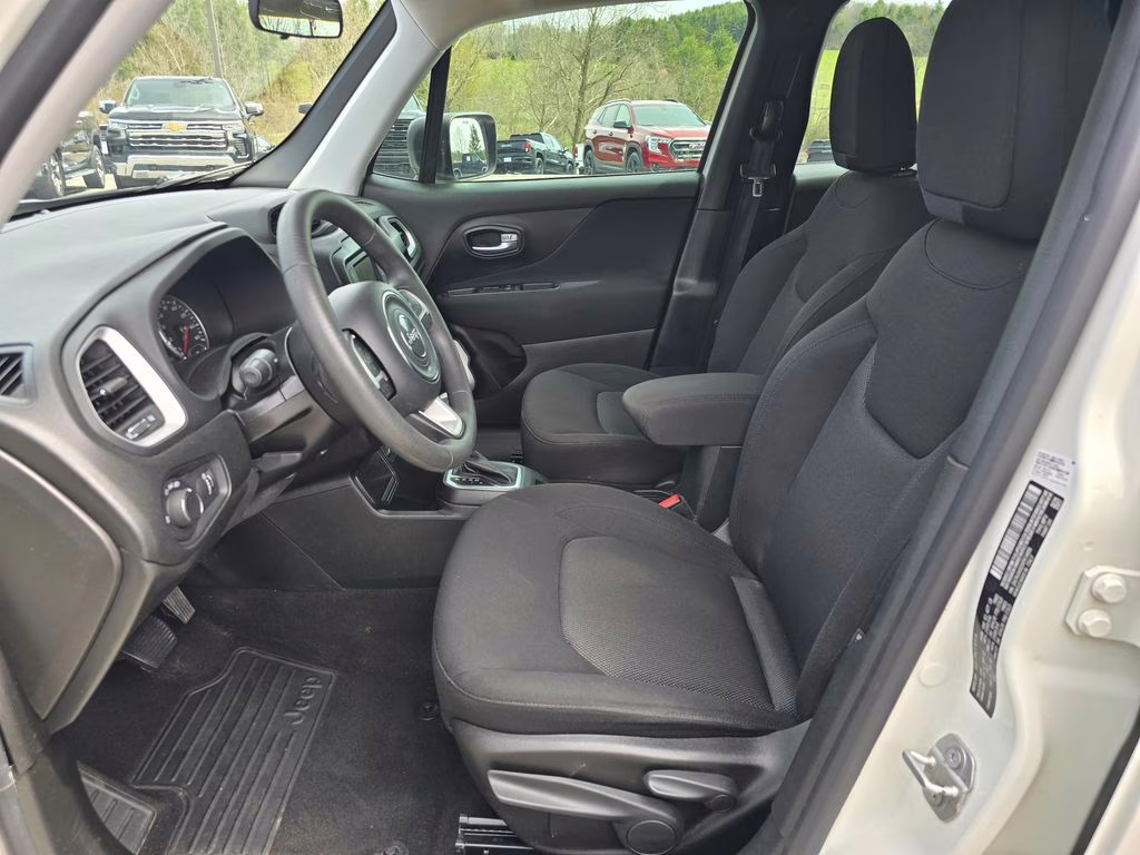 2019 Alpine White Clearcoat Jeep Renegade Sport FWD SUV