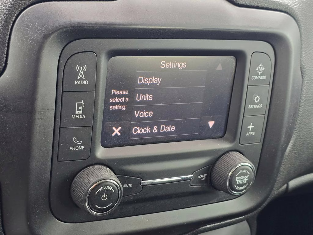 2019 Alpine White Clearcoat Jeep Renegade Sport FWD SUV