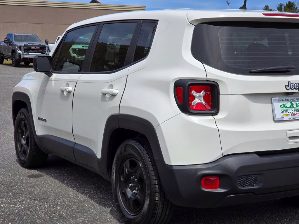 2019 Alpine White Clearcoat Jeep Renegade Sport FWD SUV
