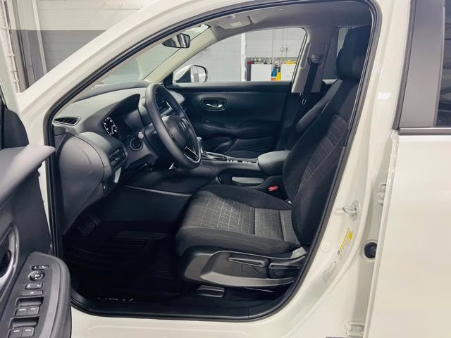 2026 Platinum White Pearl Honda HR-V LX FWD SUV