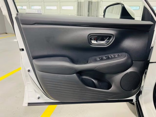 2026 Platinum White Pearl Honda HR-V LX FWD SUV