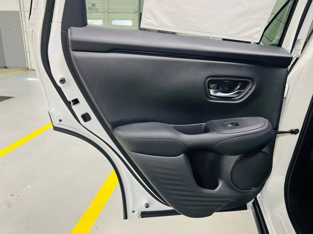 2026 Platinum White Pearl Honda HR-V LX FWD SUV