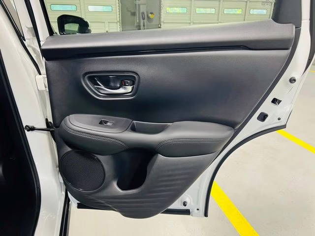 2026 Platinum White Pearl Honda HR-V LX FWD SUV
