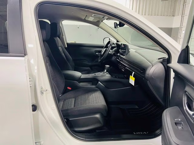 2026 Platinum White Pearl Honda HR-V LX FWD SUV