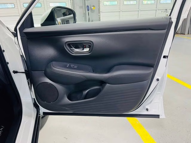 2026 Platinum White Pearl Honda HR-V LX FWD SUV