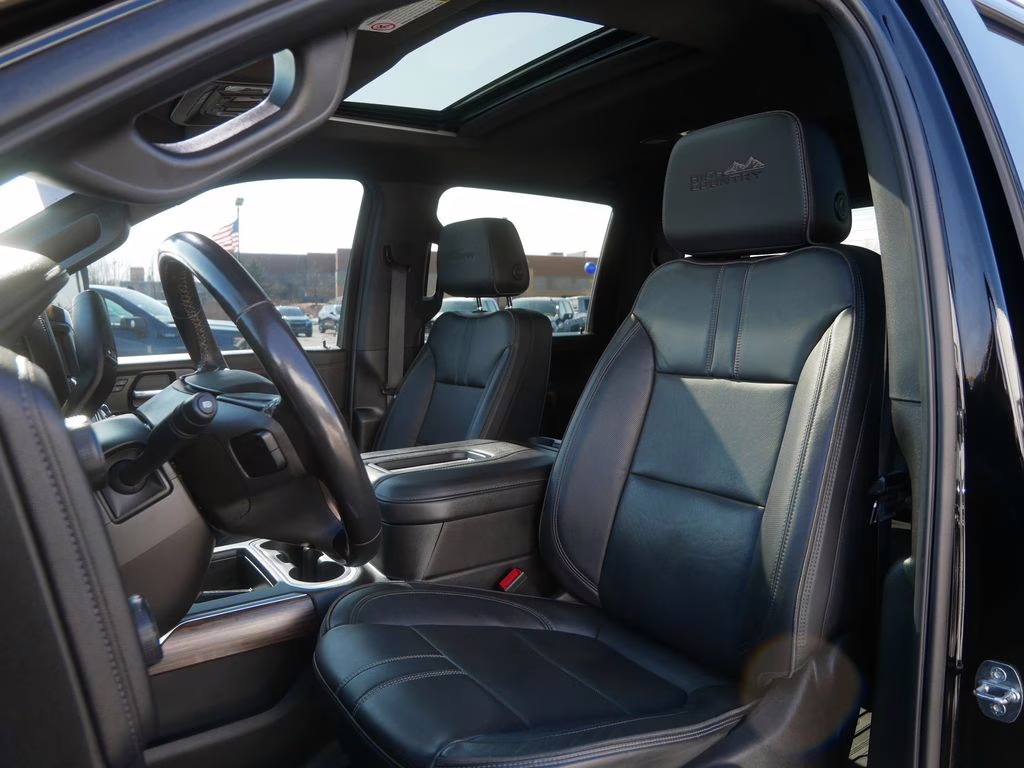 2022 Black Chevrolet Silverado 3500HD High Country 4X4 Truck