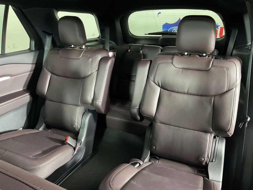 2026 Gray Metallic Ford Explorer Platinum RWD SUV