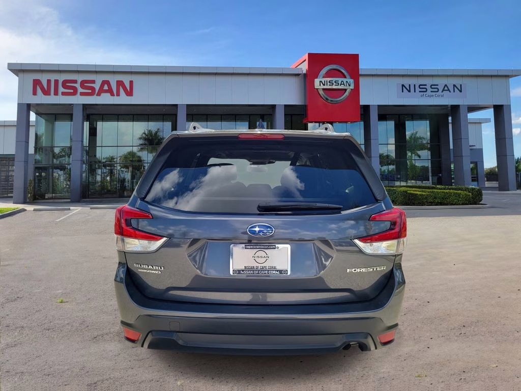 2024 Gray Metallic Subaru Forester Premium AWD SUV