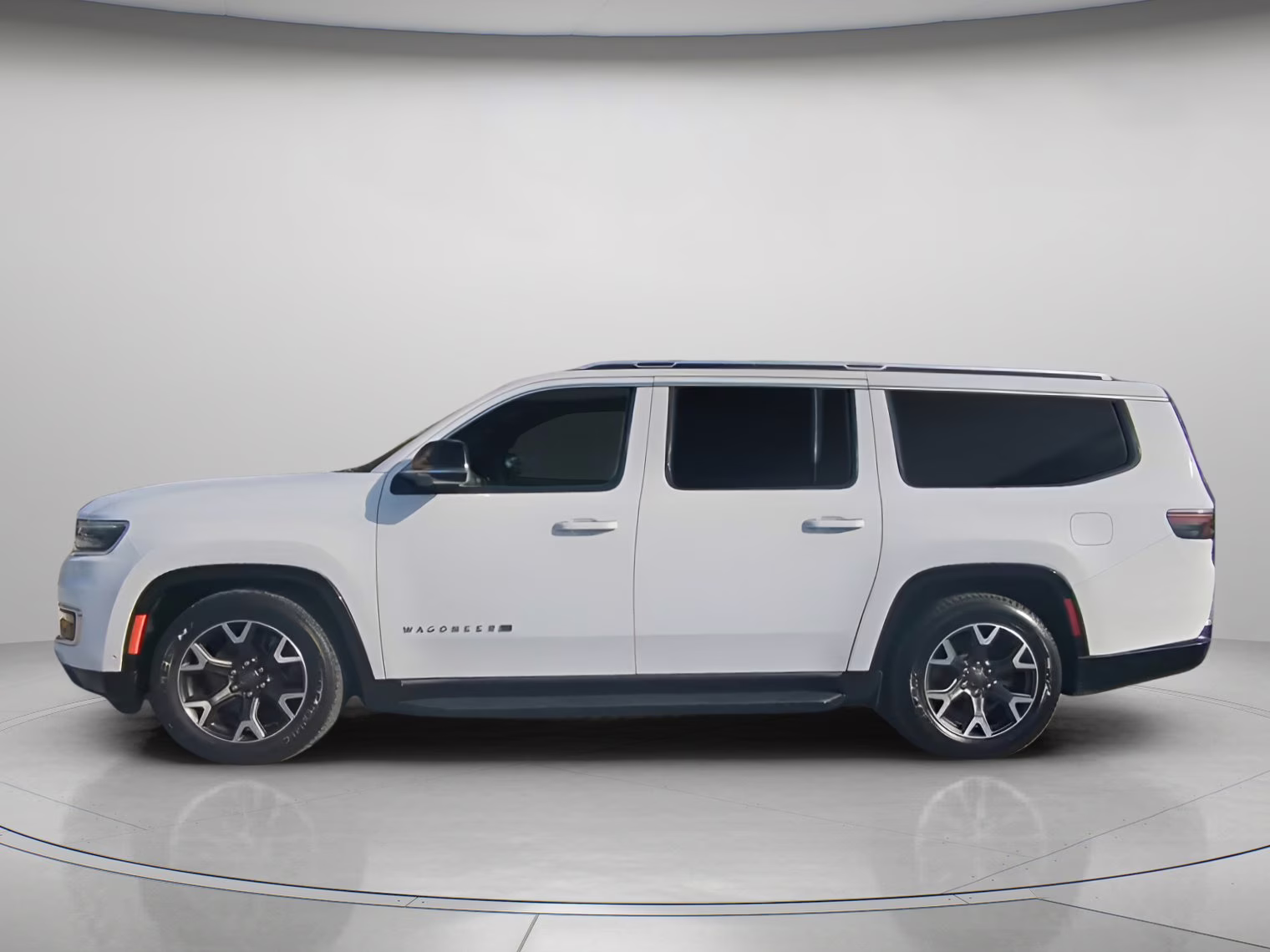 2023 Bright White Clearcoat Jeep Wagoneer L Series III 4X4 SUV