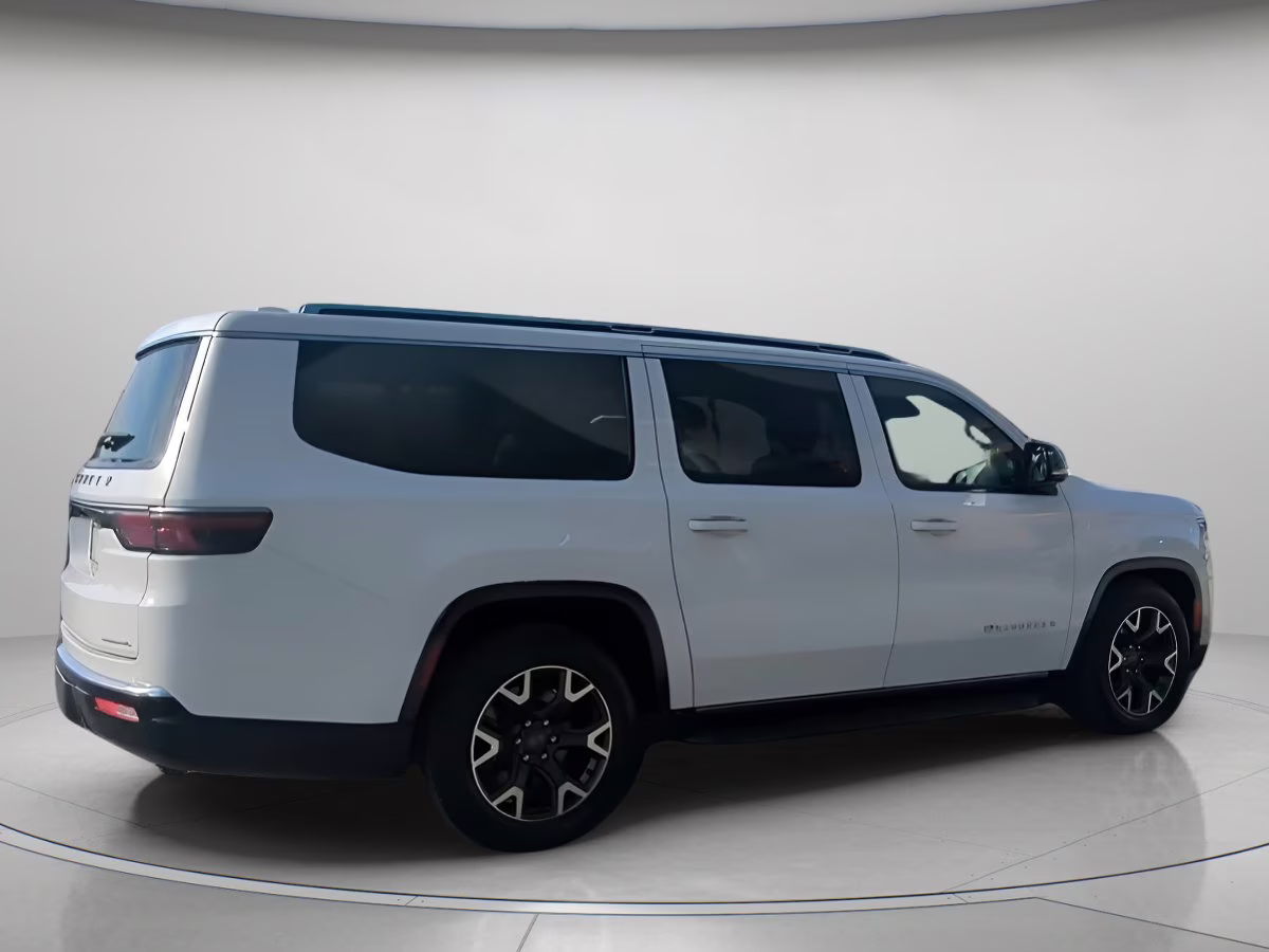 2023 Bright White Clearcoat Jeep Wagoneer L Series III 4X4 SUV