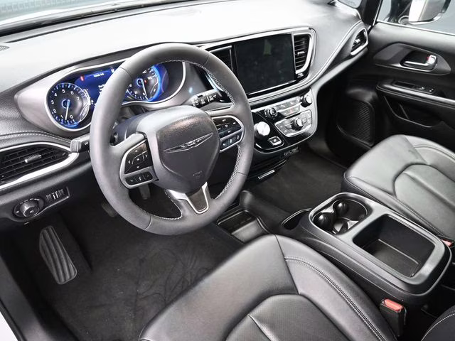 2025 Bright White Clearcoat Chrysler Pacifica Select FWD Van