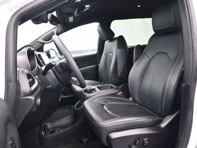 2025 Bright White Clearcoat Chrysler Pacifica Select FWD Van