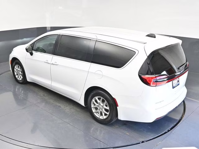 2025 Bright White Clearcoat Chrysler Pacifica Select FWD Van