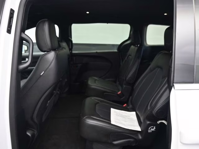2025 Bright White Clearcoat Chrysler Pacifica Select FWD Van