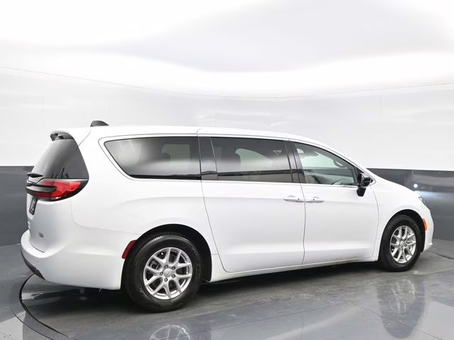 2025 Bright White Clearcoat Chrysler Pacifica Select FWD Van