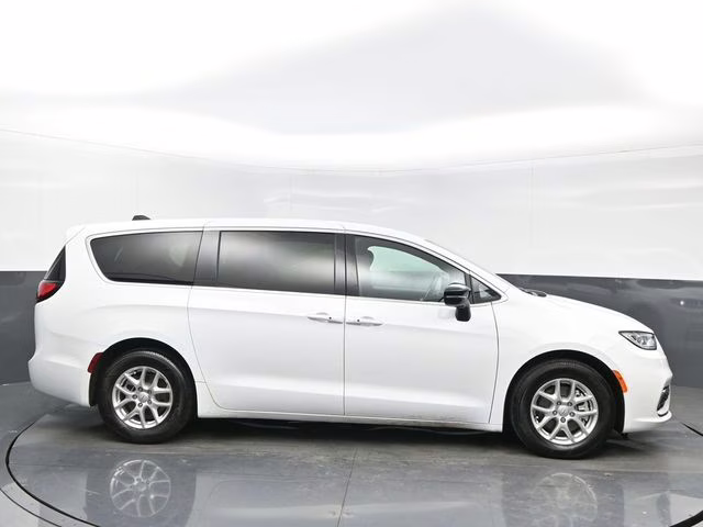 2025 Bright White Clearcoat Chrysler Pacifica Select FWD Van