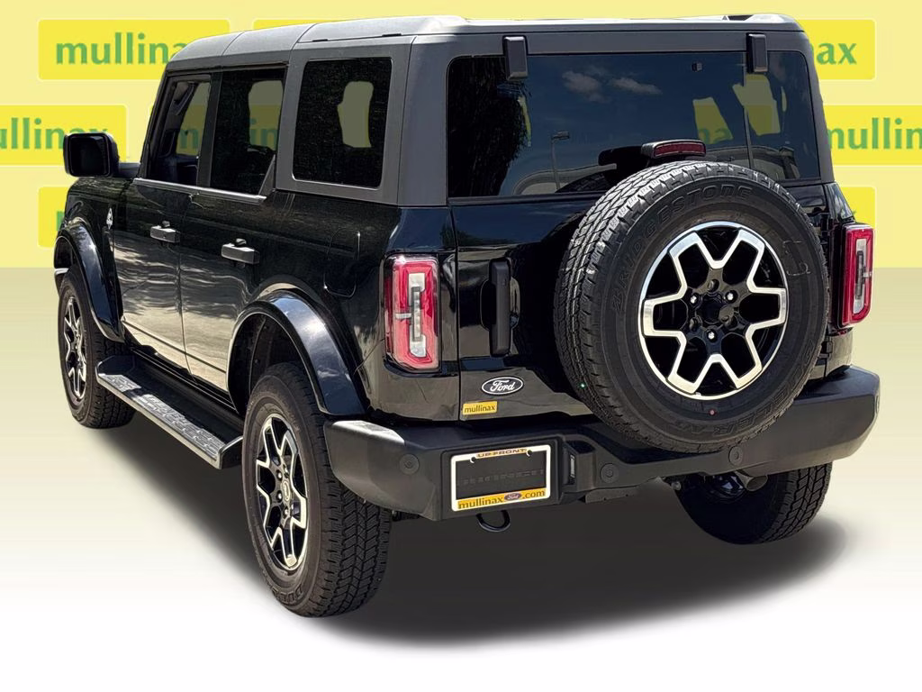 2026 Shadow Black Ford Bronco Outer Banks 4X4 SUV