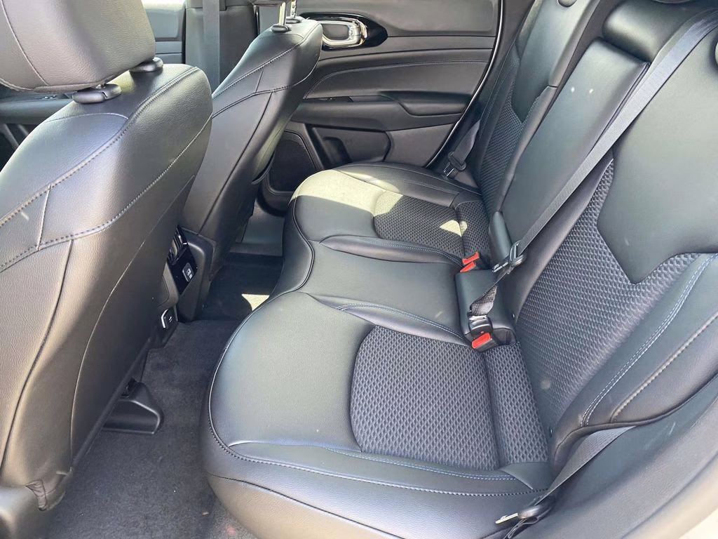 2026 Silver Zynith Metallic Clearcoat Jeep Compass Latitude Altitude 4X4 SUV