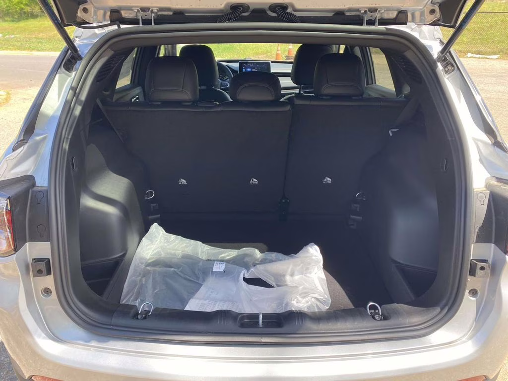 2026 Silver Zynith Metallic Clearcoat Jeep Compass Latitude Altitude 4X4 SUV