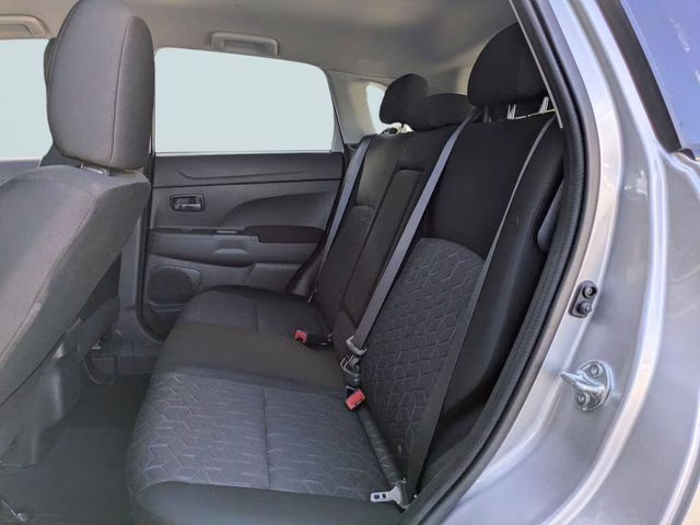 2025 Alloy Silver Metallic Mitsubishi Outlander Sport 2.0 ES 4X4 SUV