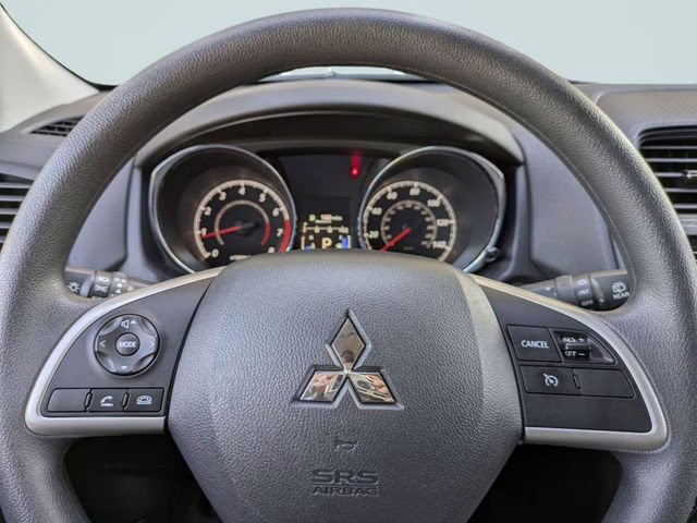 2025 Alloy Silver Metallic Mitsubishi Outlander Sport 2.0 ES 4X4 SUV