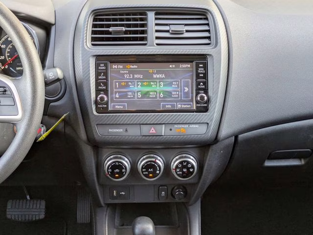 2025 Alloy Silver Metallic Mitsubishi Outlander Sport 2.0 ES 4X4 SUV