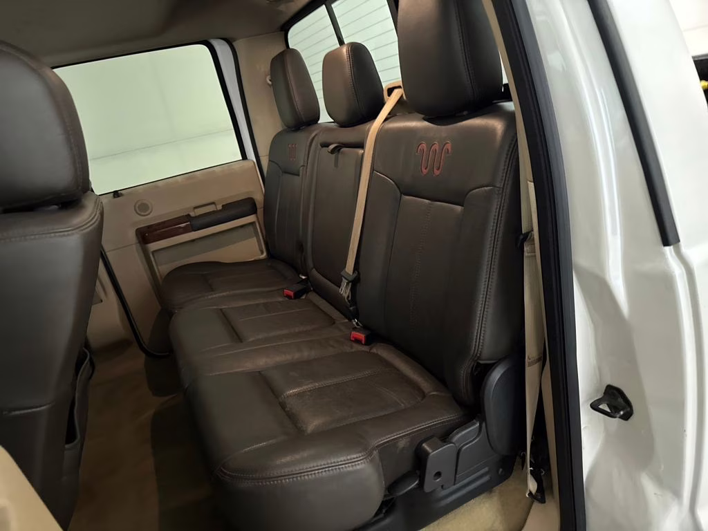 2015 White Platinum Metallic Tri-Coat Ford Super Duty F-250 SRW Lariat 4X4 Truck