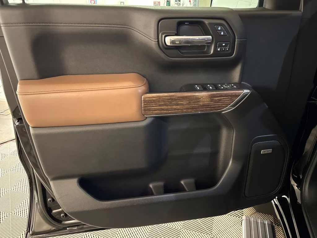 2019 Black Chevrolet Silverado 1500 High Country 4X4 Truck