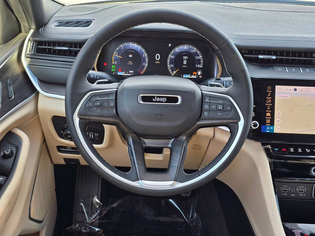 2026 Bright White Clearcoat Jeep Grand Cherokee Limited 4X4 SUV