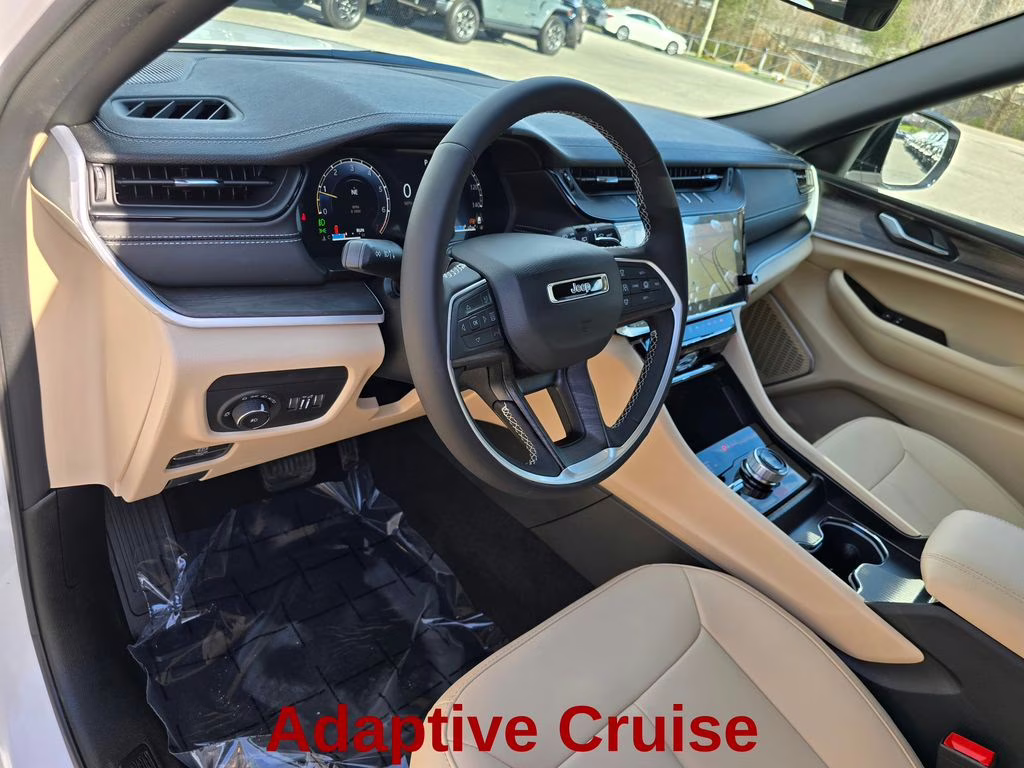 2026 Bright White Clearcoat Jeep Grand Cherokee Limited 4X4 SUV