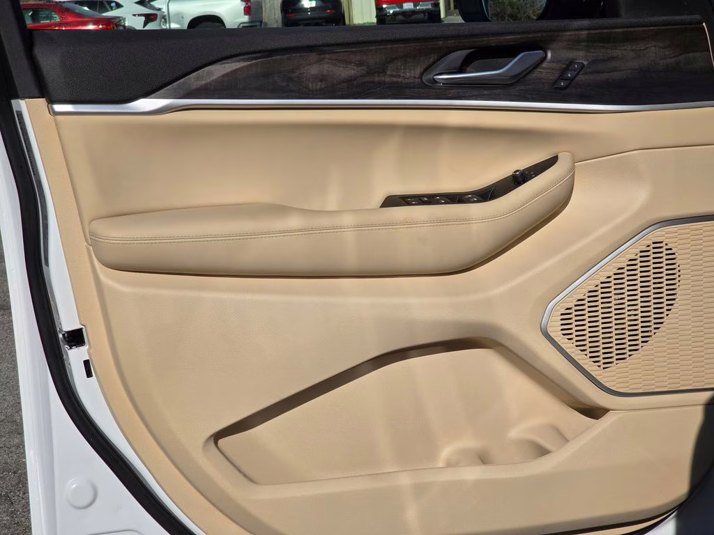 2026 Bright White Clearcoat Jeep Grand Cherokee Limited 4X4 SUV